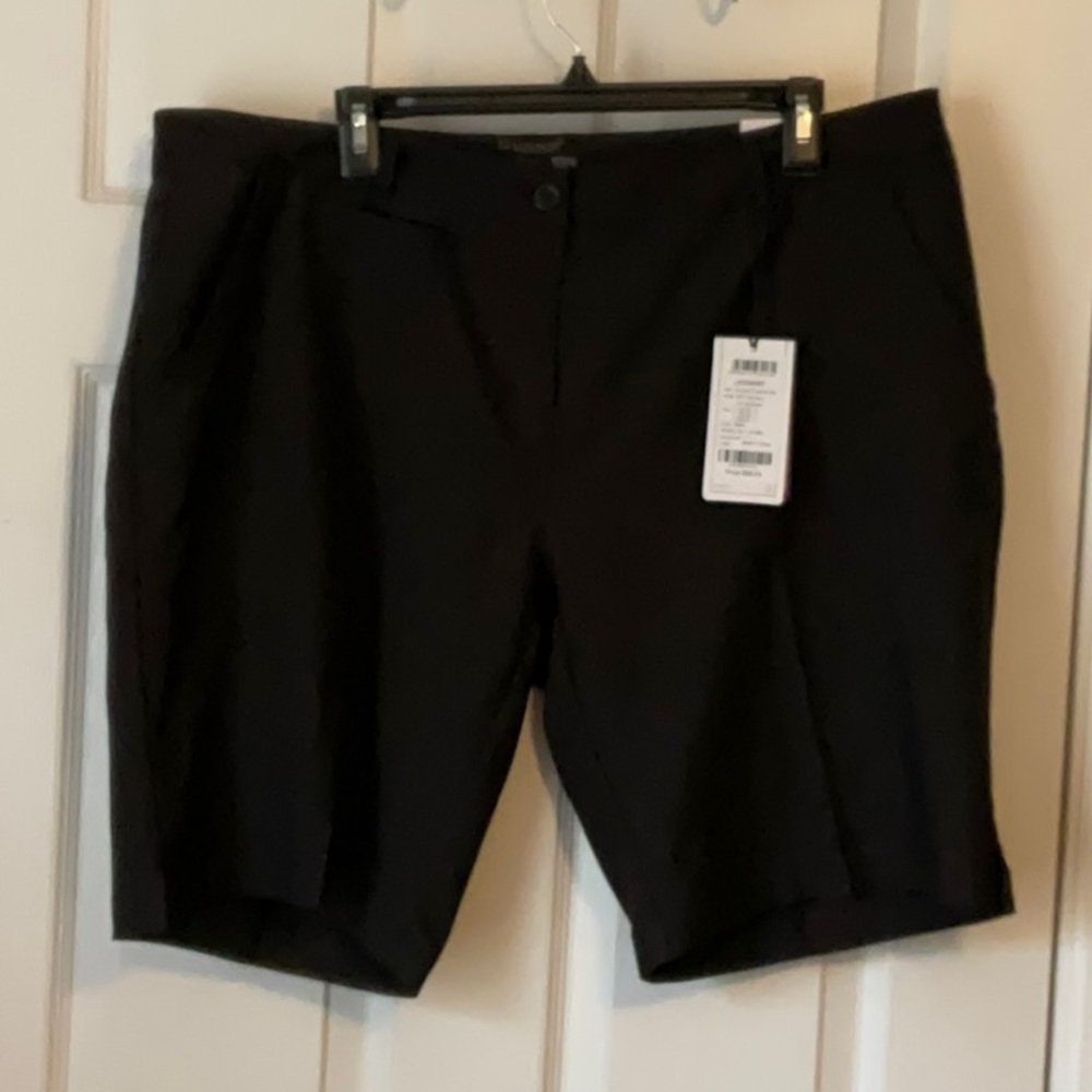 Lesmart Golf Series Women’s Black Lightweight Standard Fit Shorts Size 16 NWT